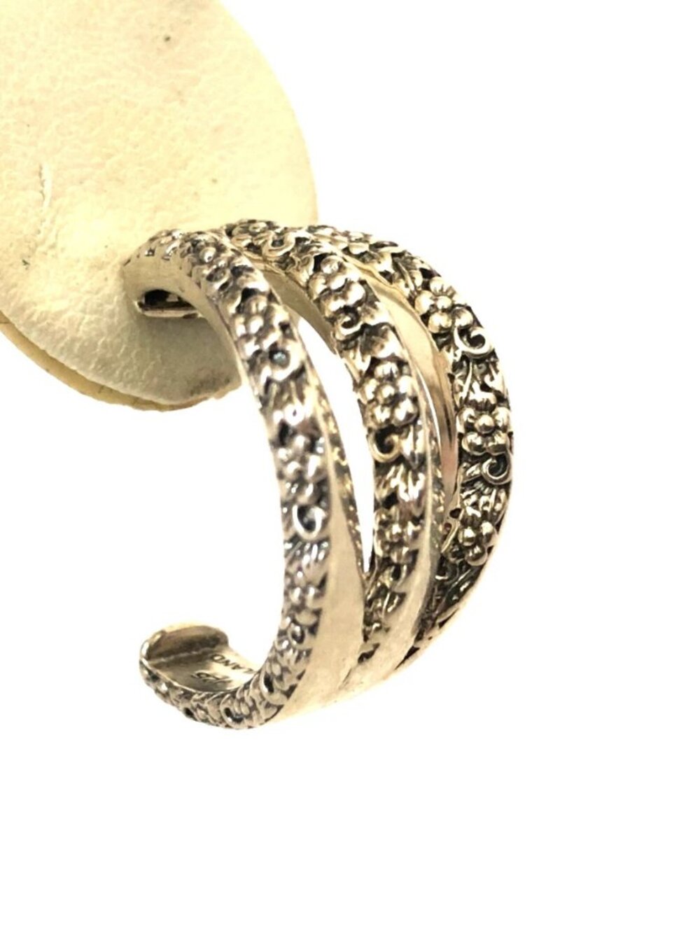JAI John Hardy Sterling Silver Half Hoop Flower Polish Design SINGLE Earring